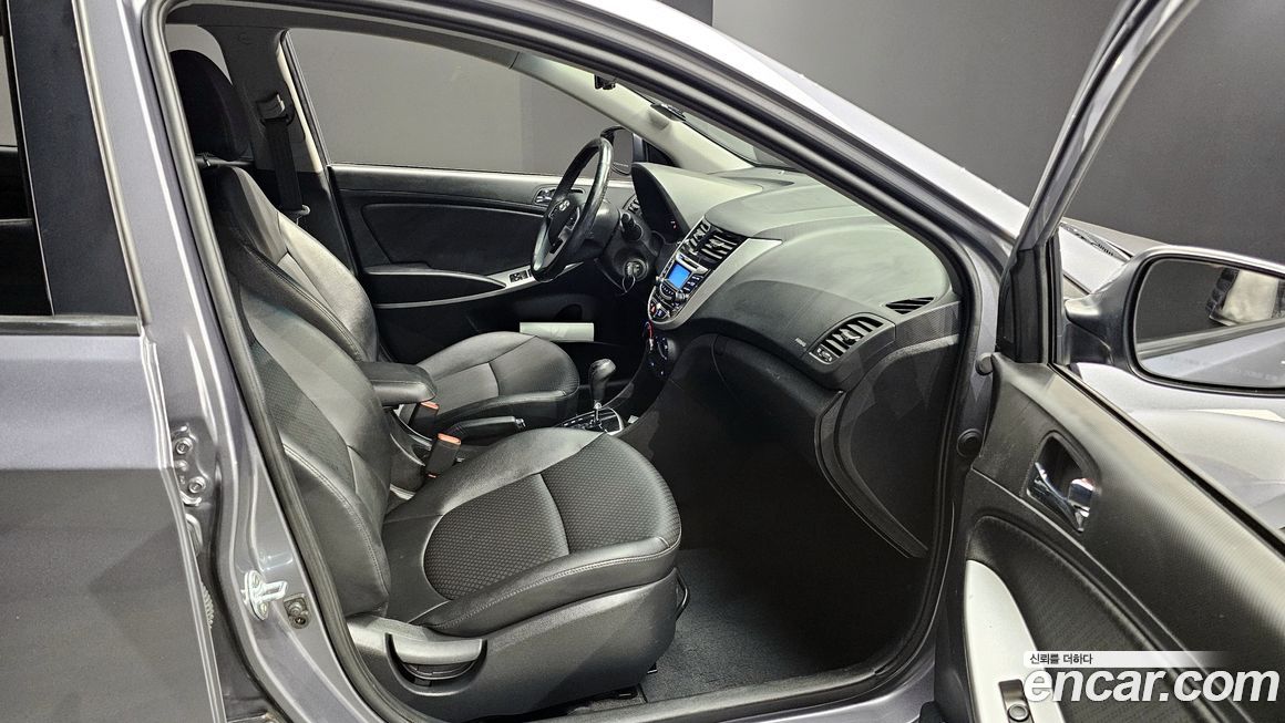 Hyundai Accent 2015