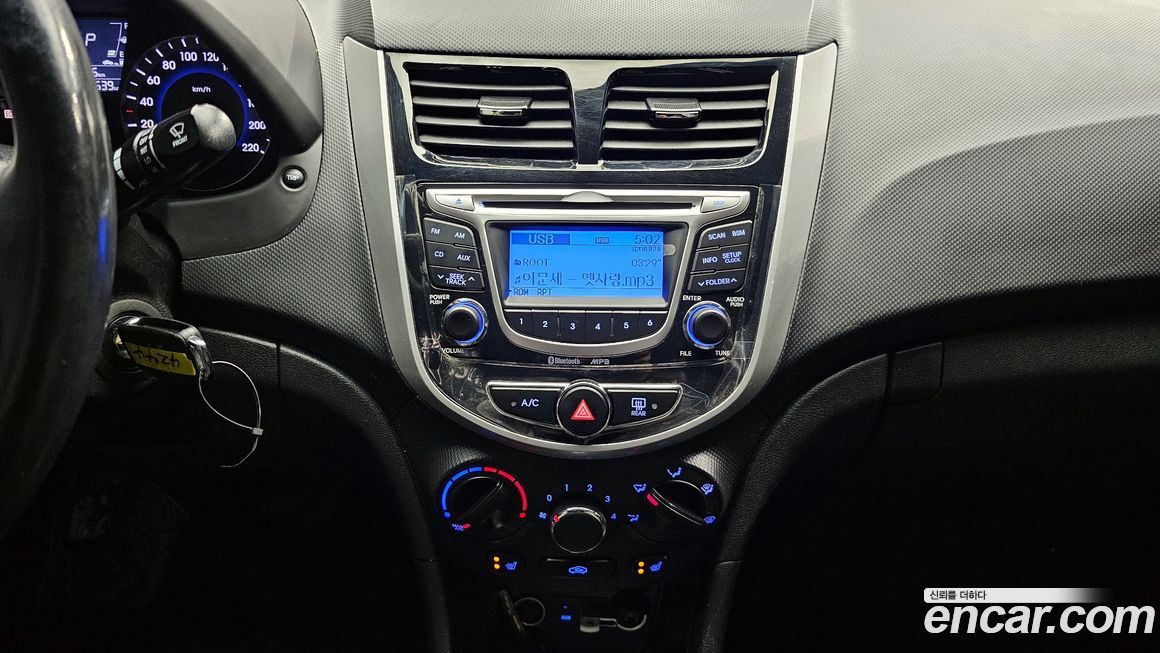 Hyundai Accent 2015
