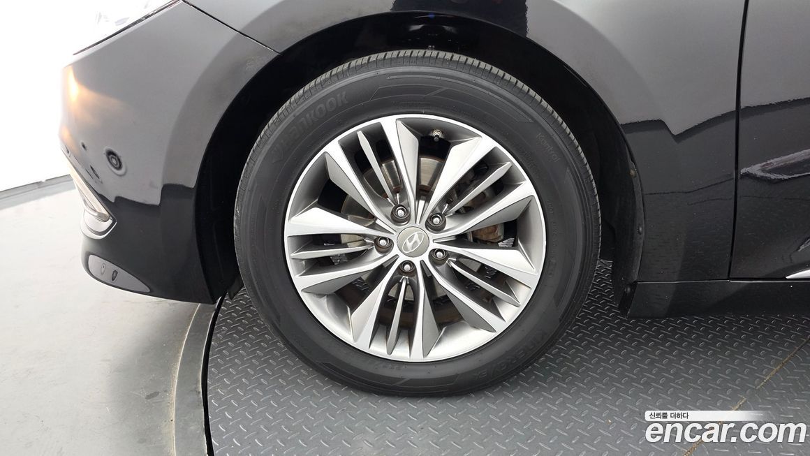 Hyundai Grandeur 2015