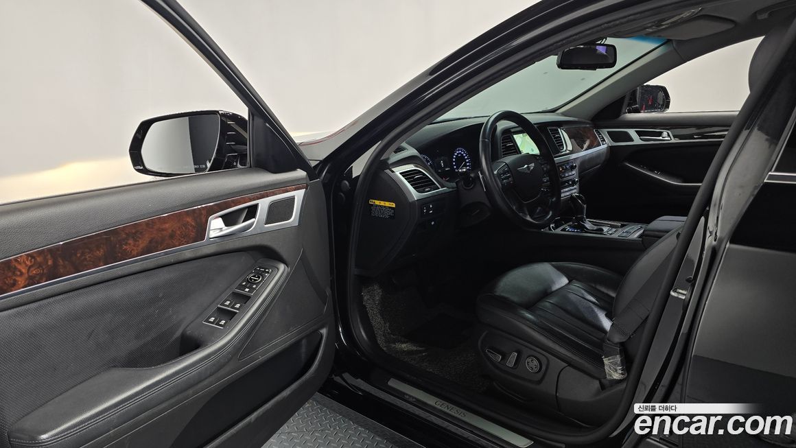 Hyundai Genesis 2016