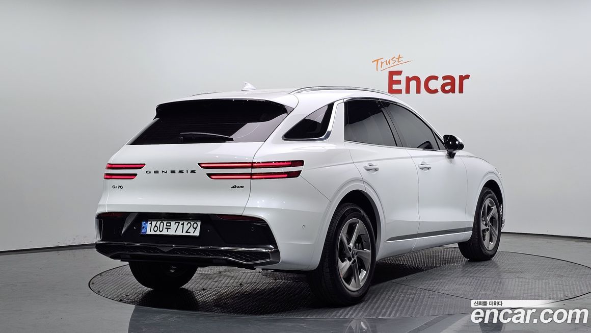 Genesis GV70 2025