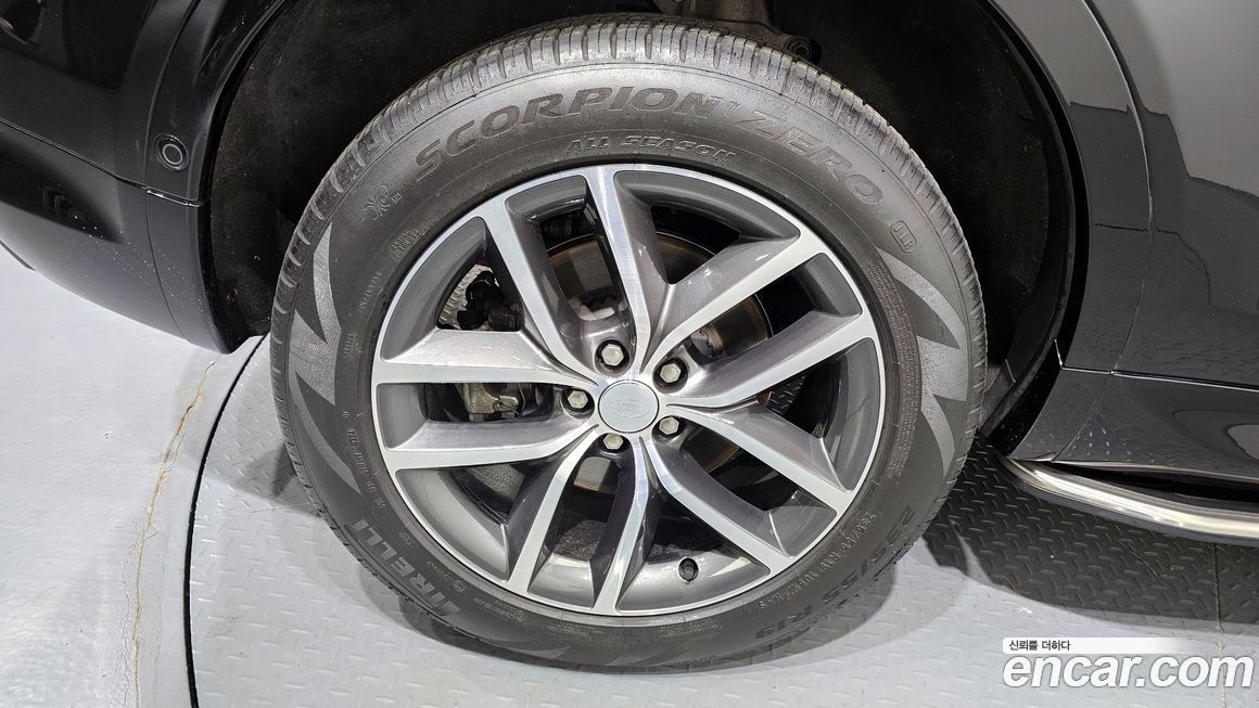 Land Rover Discovery Sport 2024