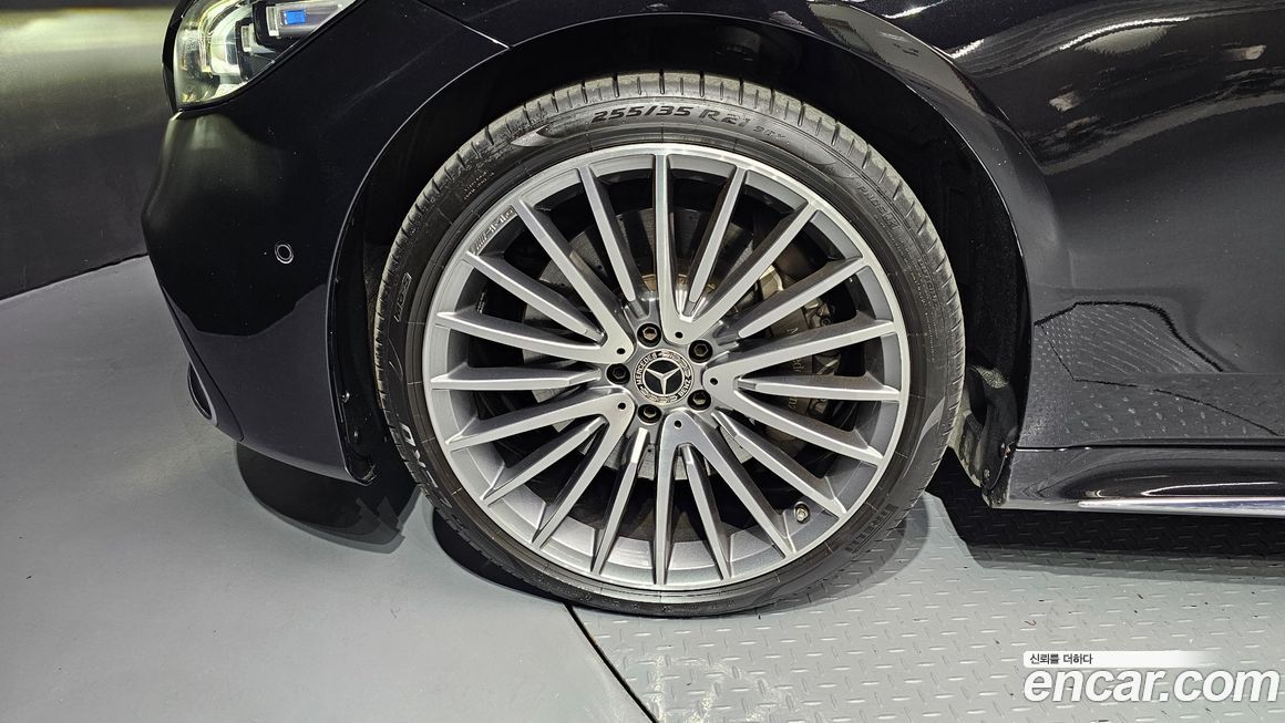 Mercedes-Benz S-Class 2023