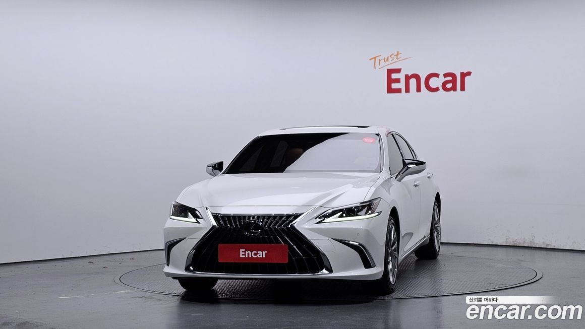 Lexus ES 2023