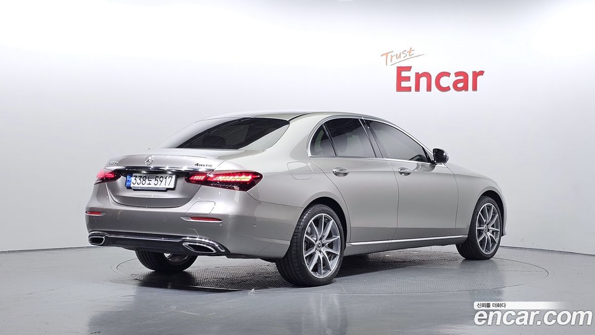 Mercedes-Benz E-Class 2022