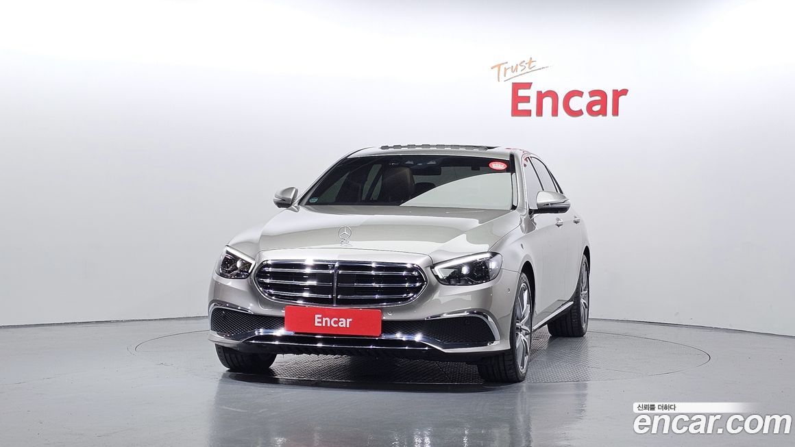 Mercedes-Benz E-Class 2022