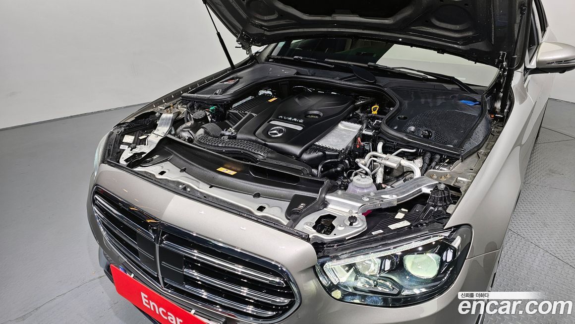 Mercedes-Benz E-Class 2022