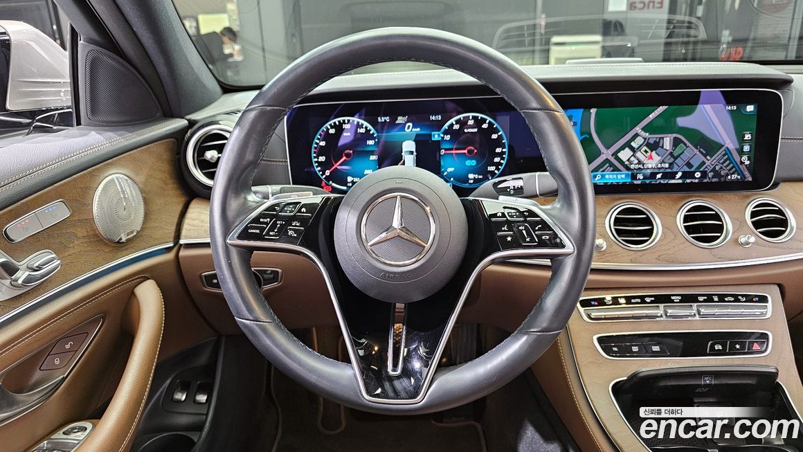 Mercedes-Benz E-Class 2022