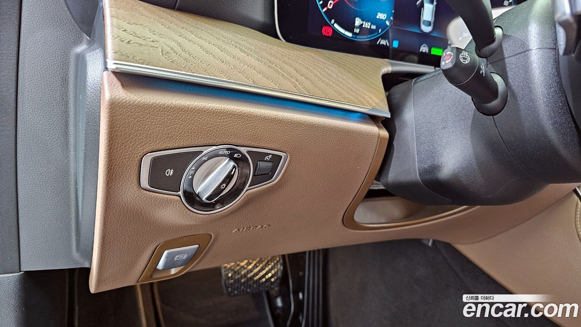 Mercedes-Benz E-Class 2022