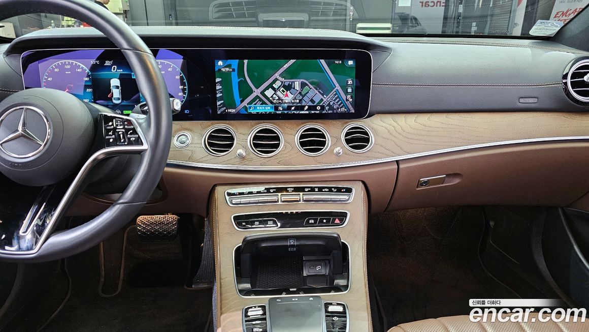 Mercedes-Benz E-Class 2022