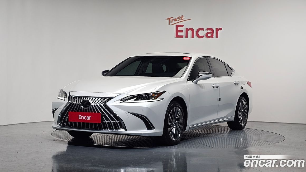 Lexus ES 2025
