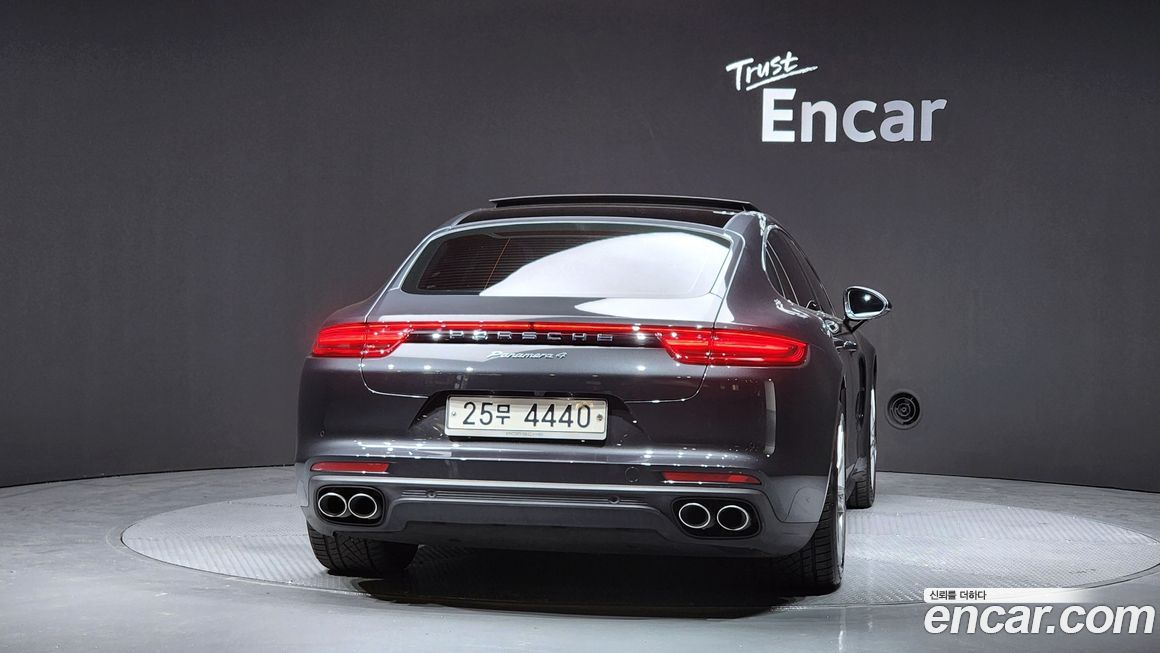 Porsche Panamera 2018