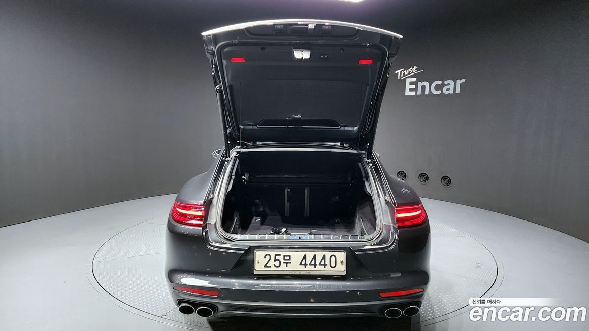 Porsche Panamera 2018