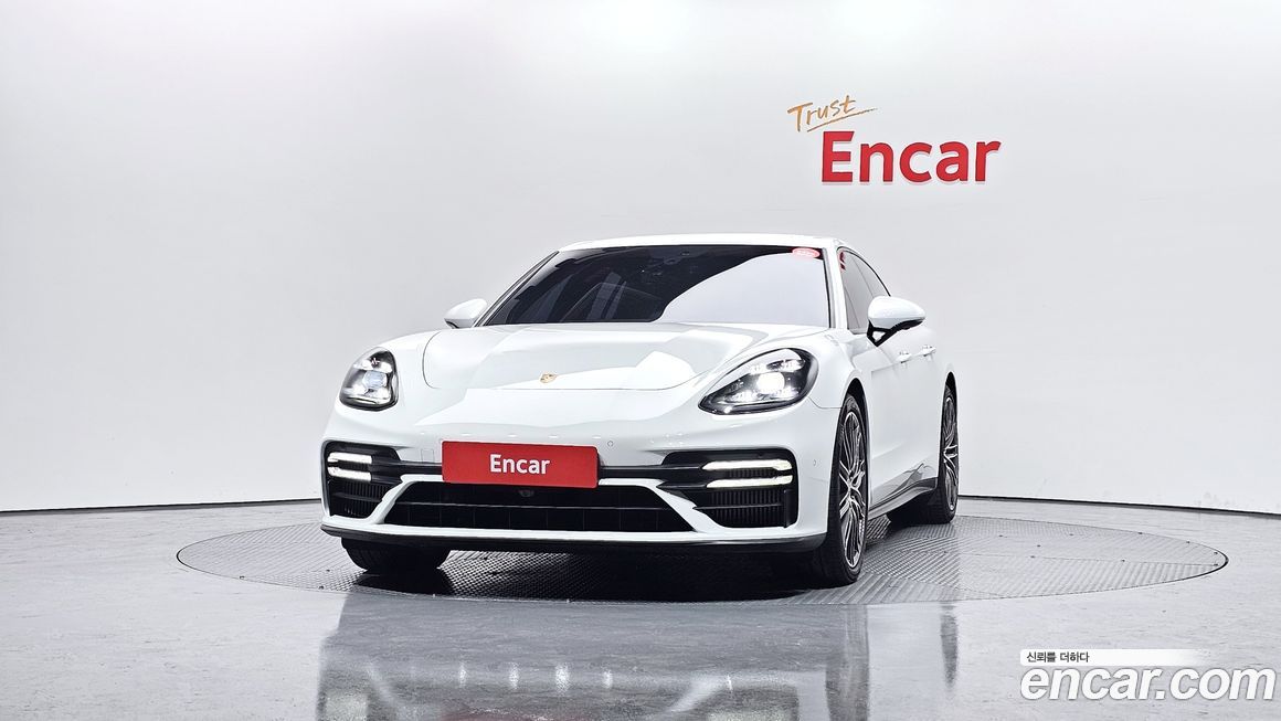 Porsche Panamera 2021