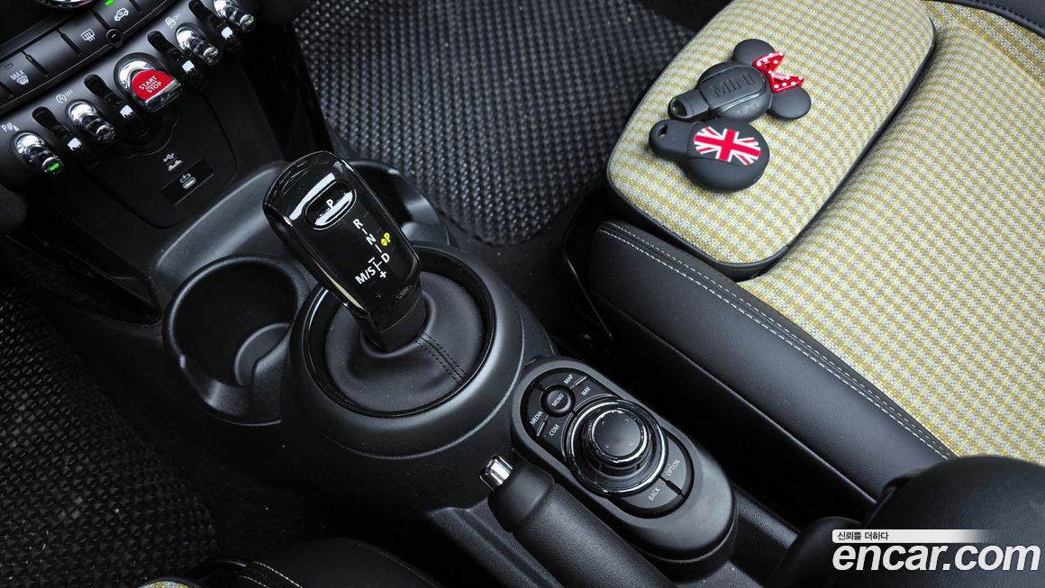 Mini Cooper Convertible 2024