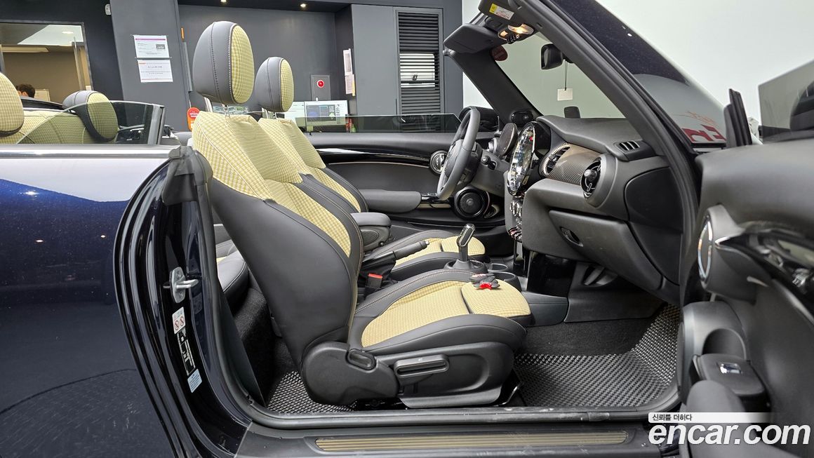 Mini Cooper Convertible 2024