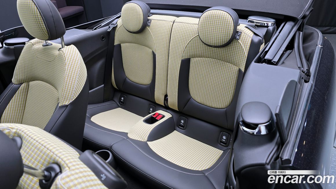 Mini Cooper Convertible 2024