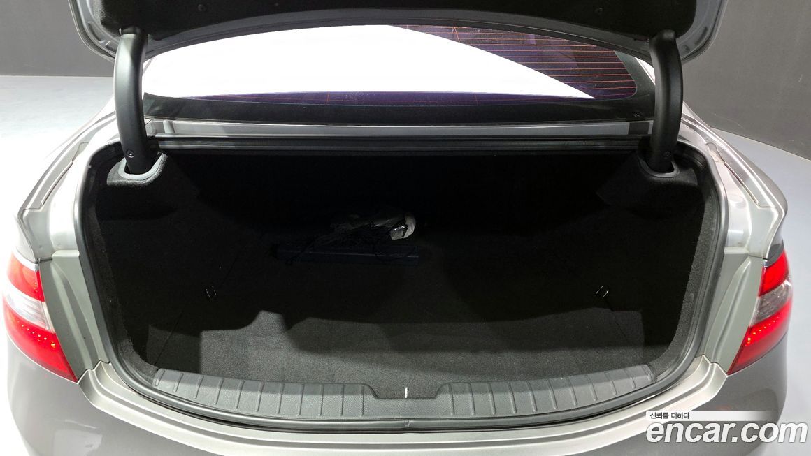 Hyundai Grandeur 2011