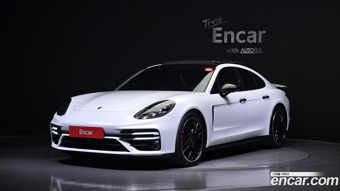 Porsche Panamera 2021