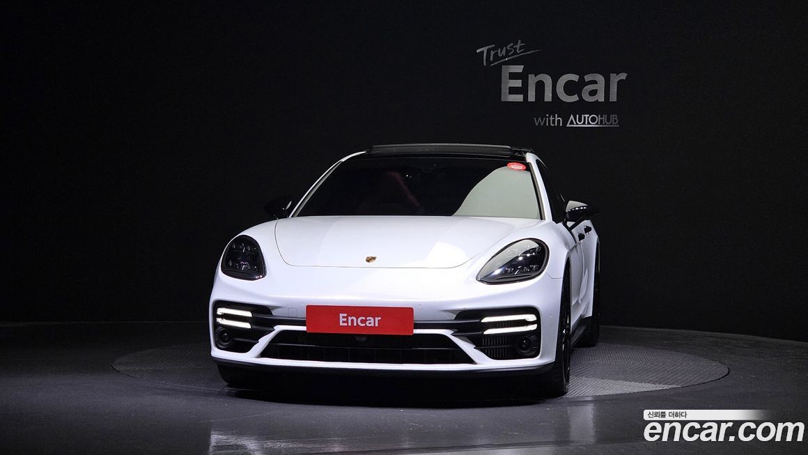 Porsche Panamera 2021
