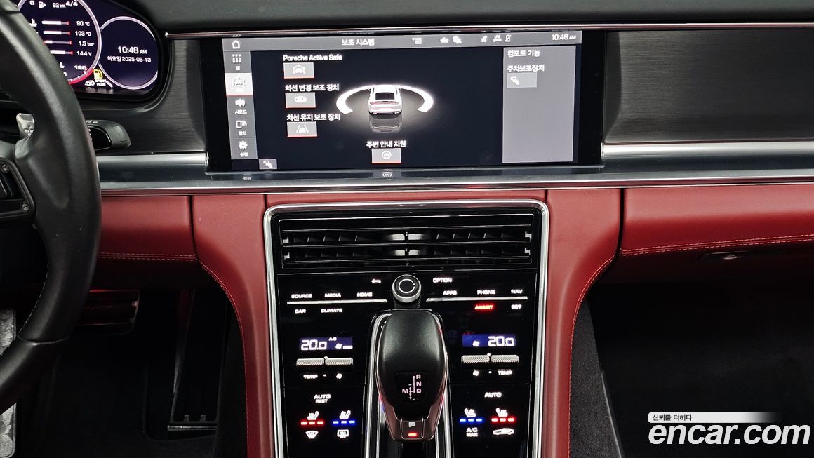 Porsche Panamera 2021