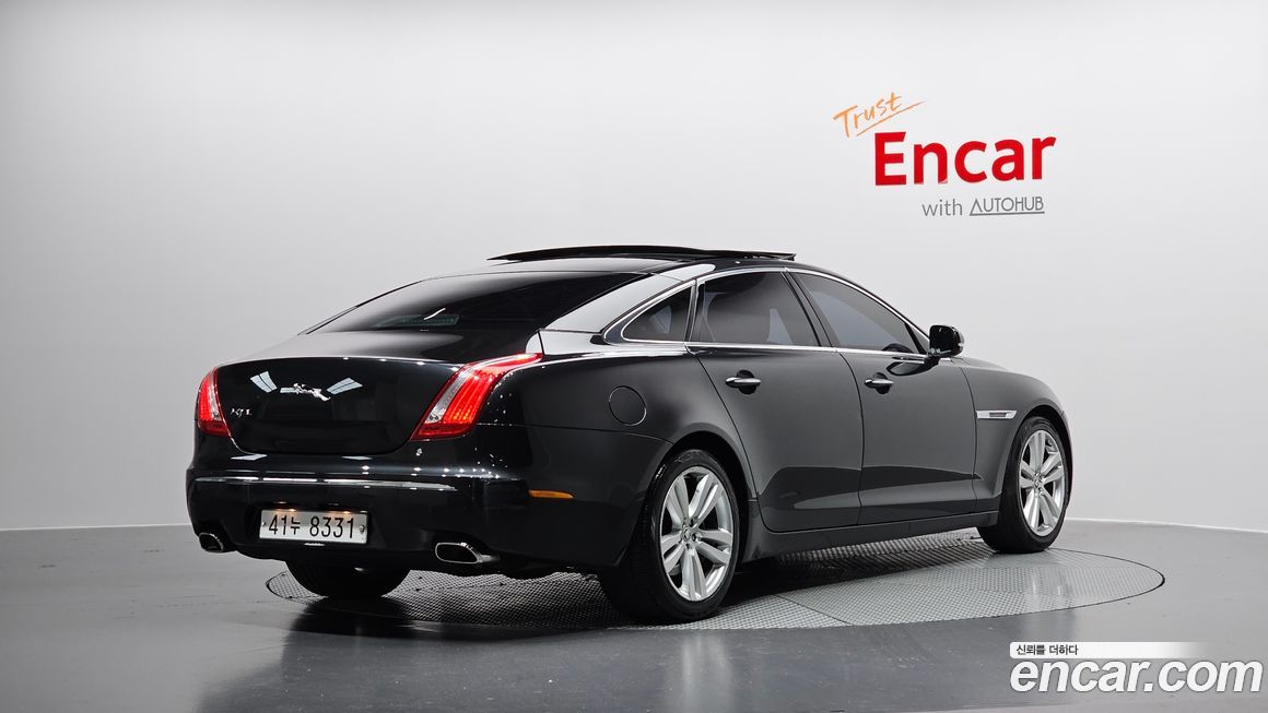 Jaguar XJ 2011