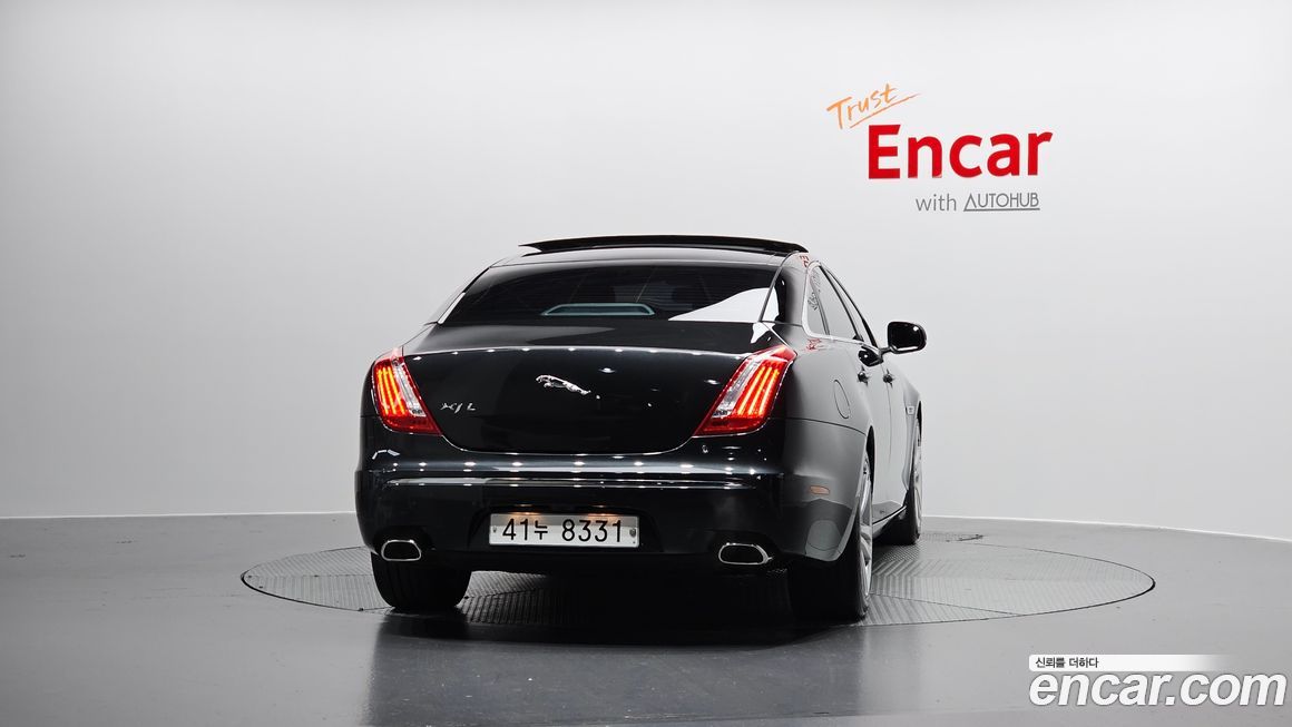 Jaguar XJ 2011