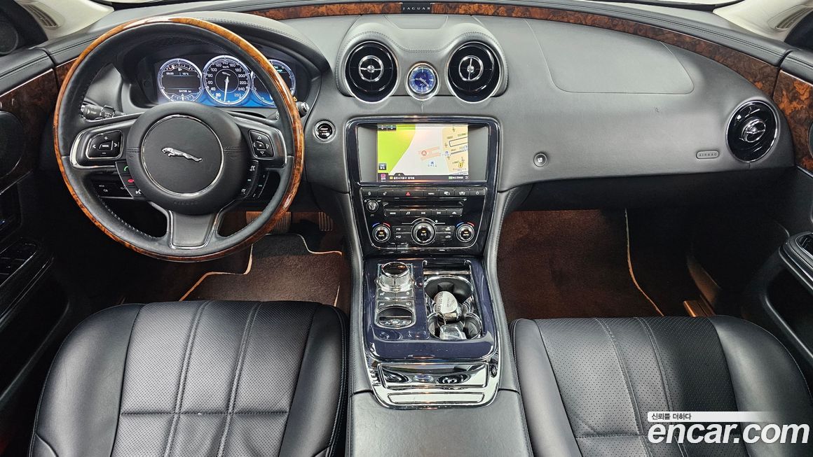 Jaguar XJ 2011