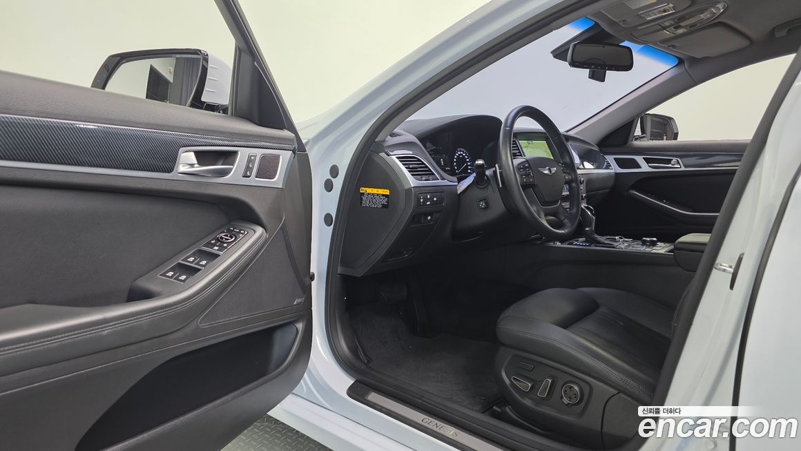 Hyundai Genesis 2015