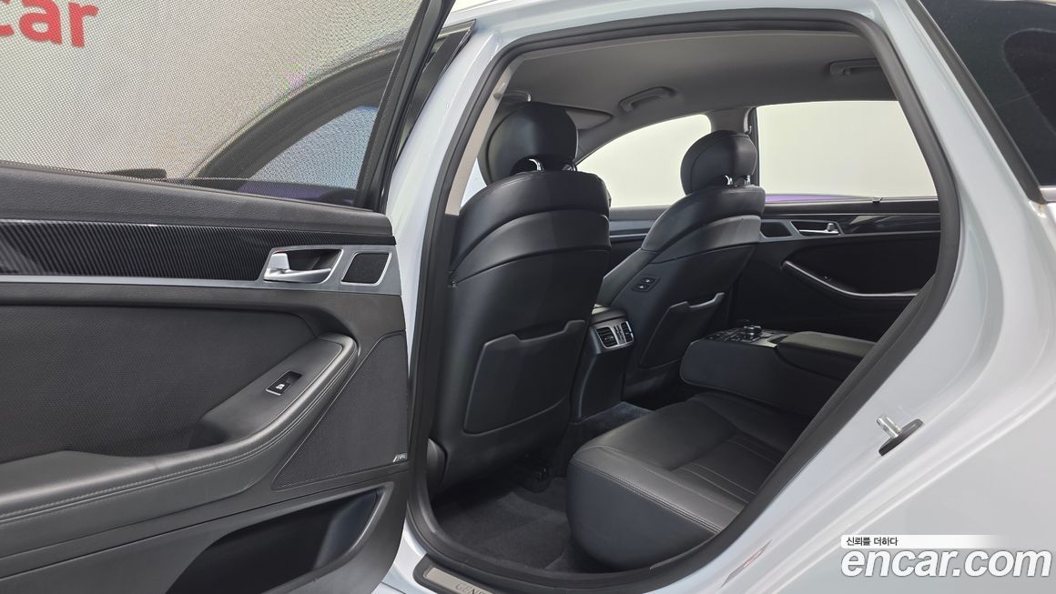 Hyundai Genesis 2015