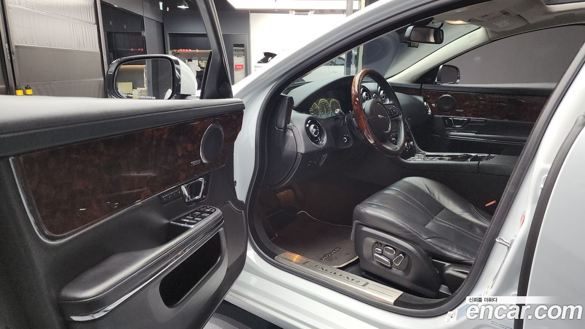 Jaguar XJ 2015