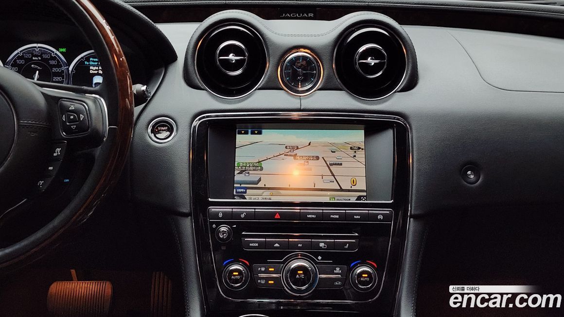 Jaguar XJ 2015
