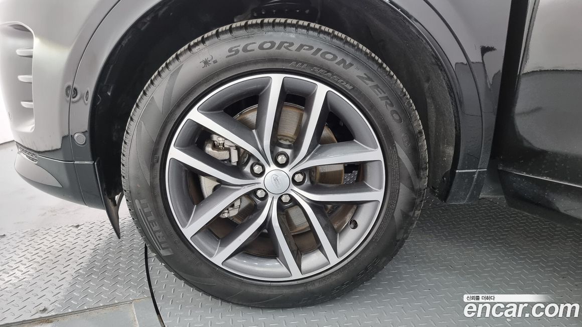 Land Rover Discovery Sport 2024