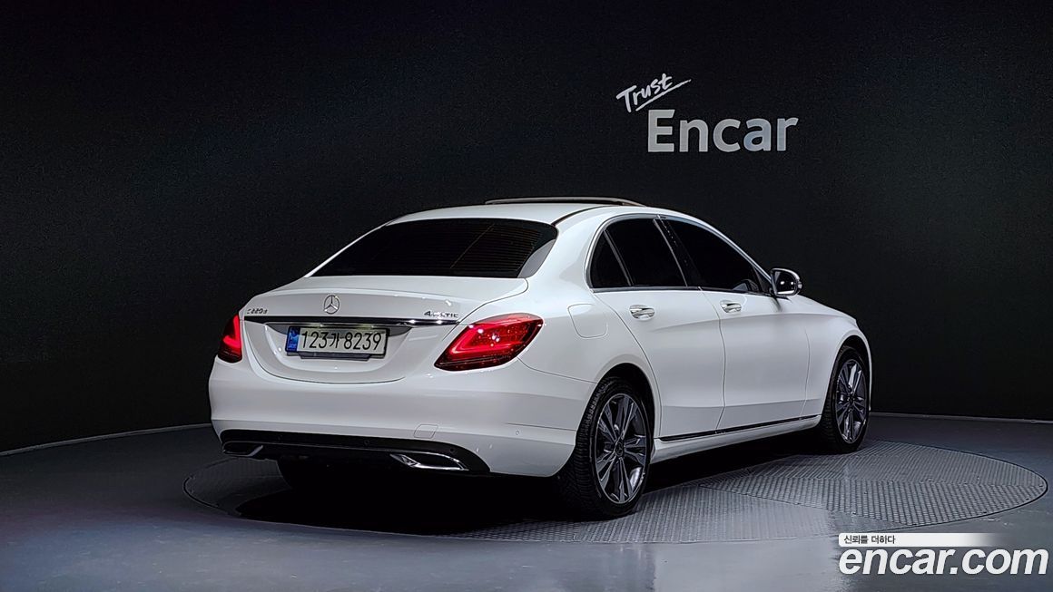 Mercedes-Benz C-Class 2021