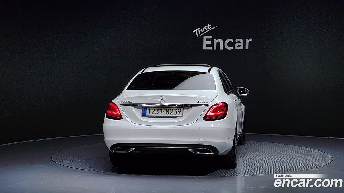 Mercedes-Benz C-Class 2021