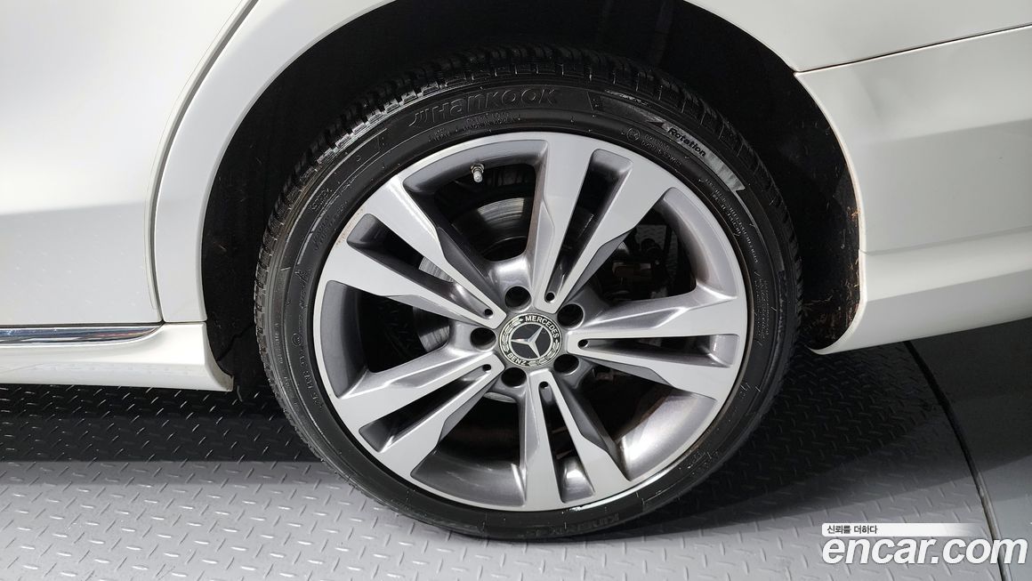 Mercedes-Benz C-Class 2021