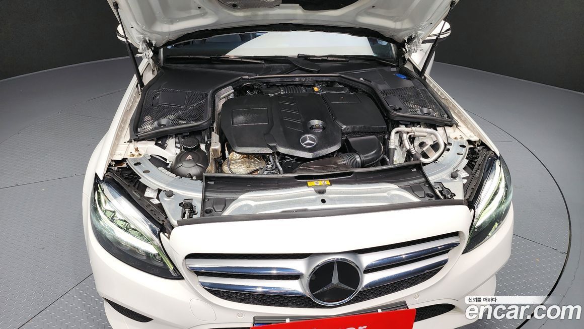 Mercedes-Benz C-Class 2021