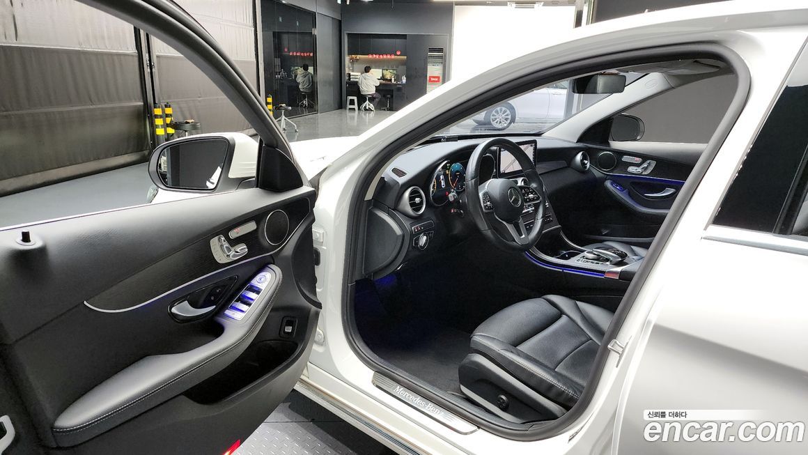 Mercedes-Benz C-Class 2021