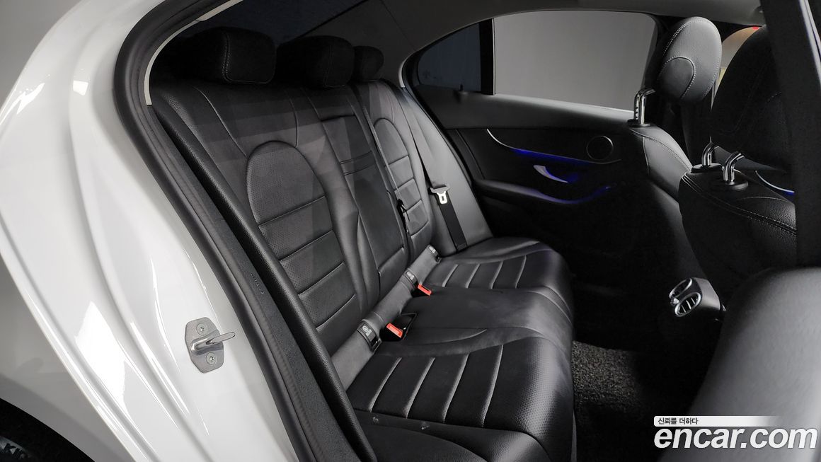 Mercedes-Benz C-Class 2021