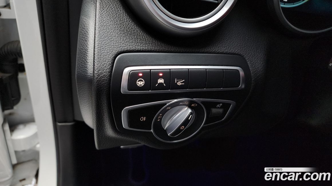 Mercedes-Benz C-Class 2021