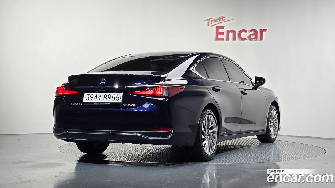 Lexus ES 2020