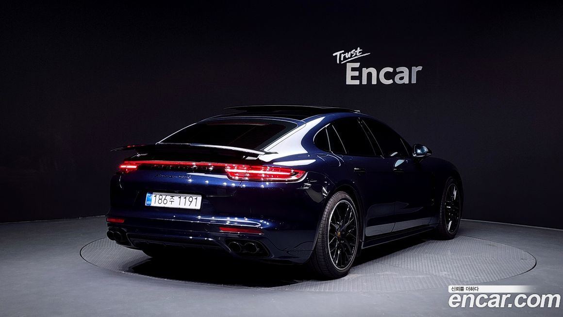 Porsche Panamera 2019