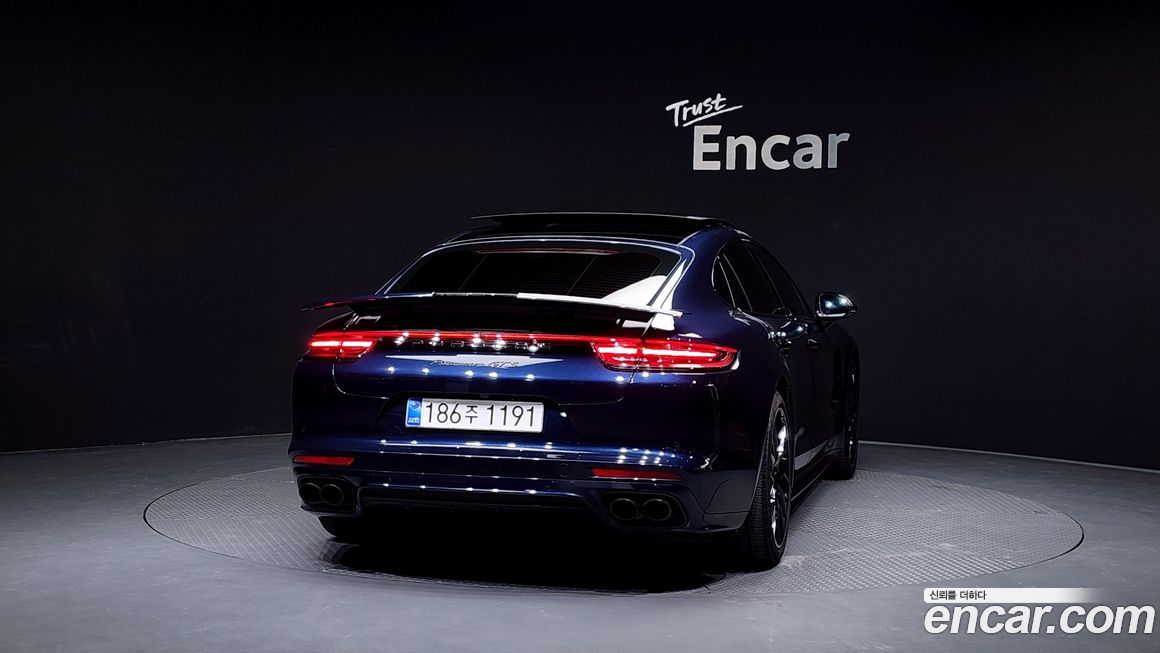 Porsche Panamera 2019