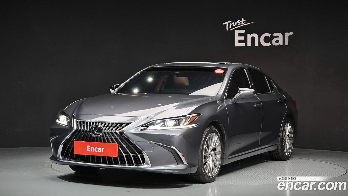 Lexus ES 2023