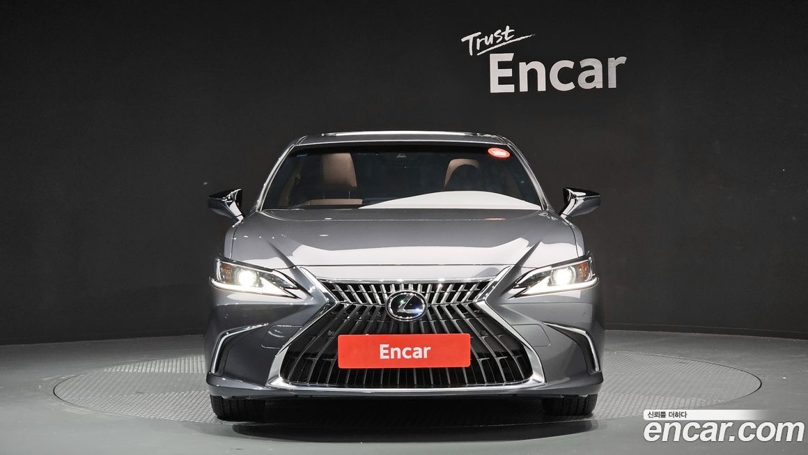 Lexus ES 2023