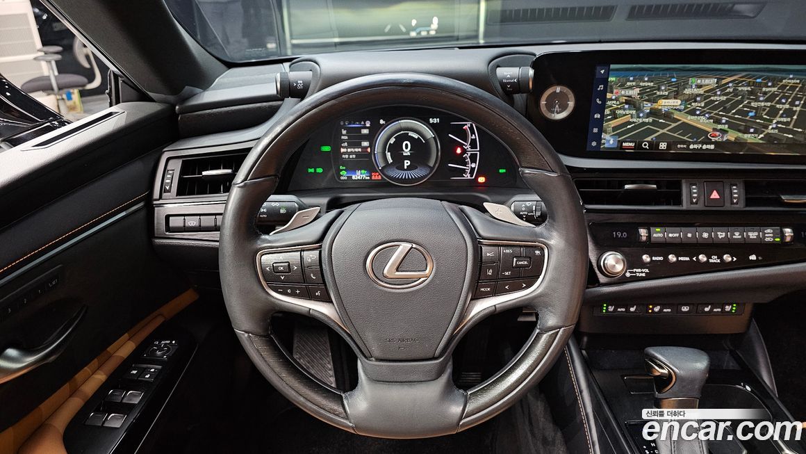 Lexus ES 2023