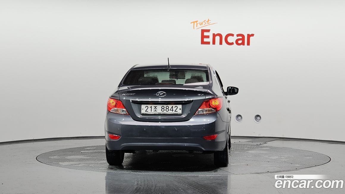Hyundai Accent 2011