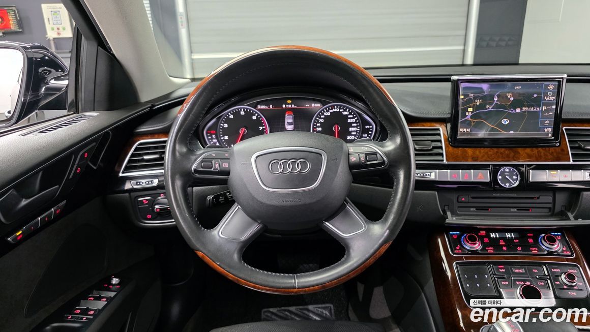 Audi A8 2011