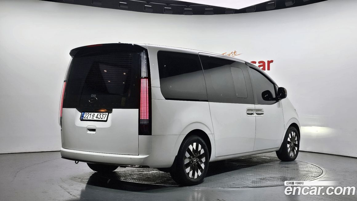 Hyundai Staria 2024