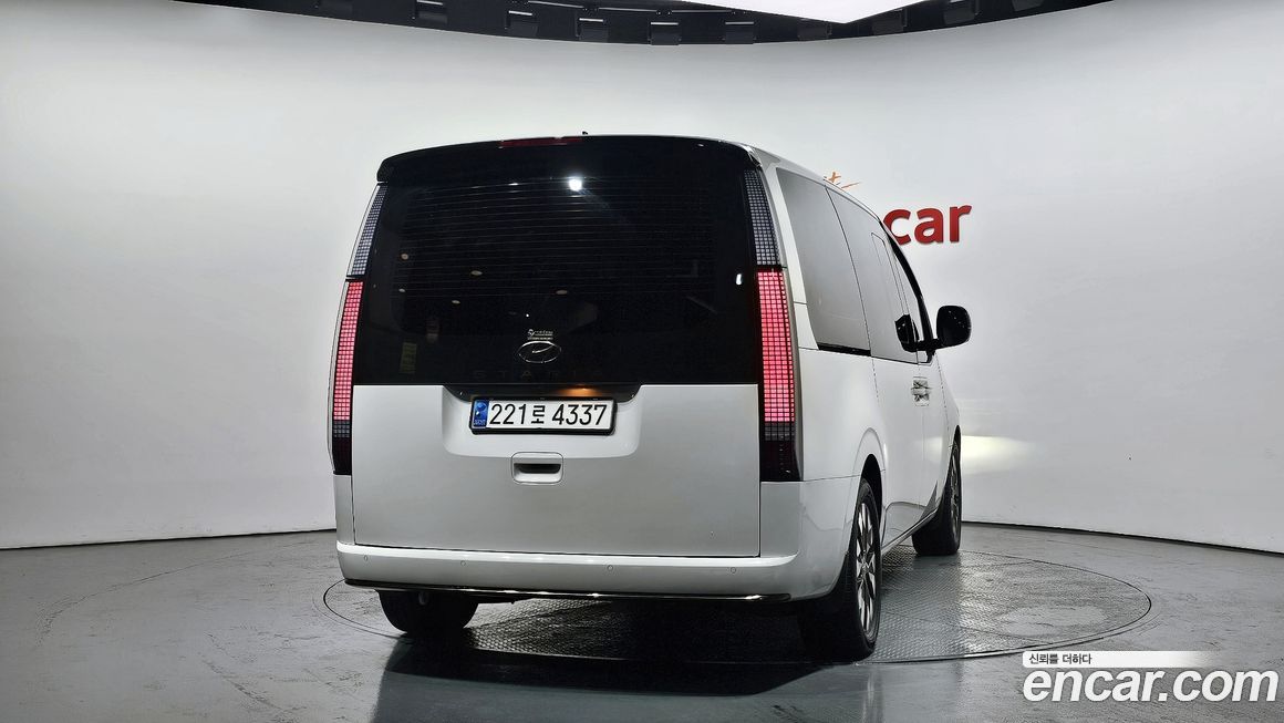 Hyundai Staria 2024